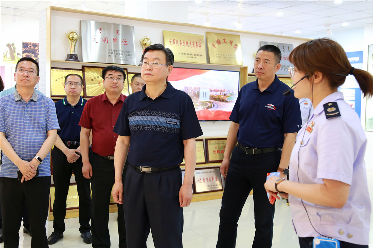 6月16日-17日,自治区税务局党委委员,纪检组组长高宏军深入通辽