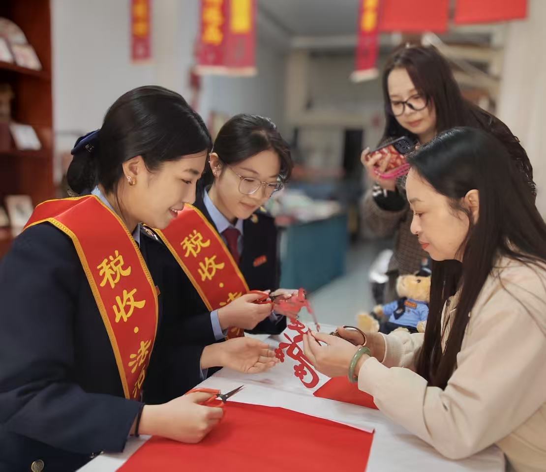 【税收宣传月①】非遗文化传承人张...