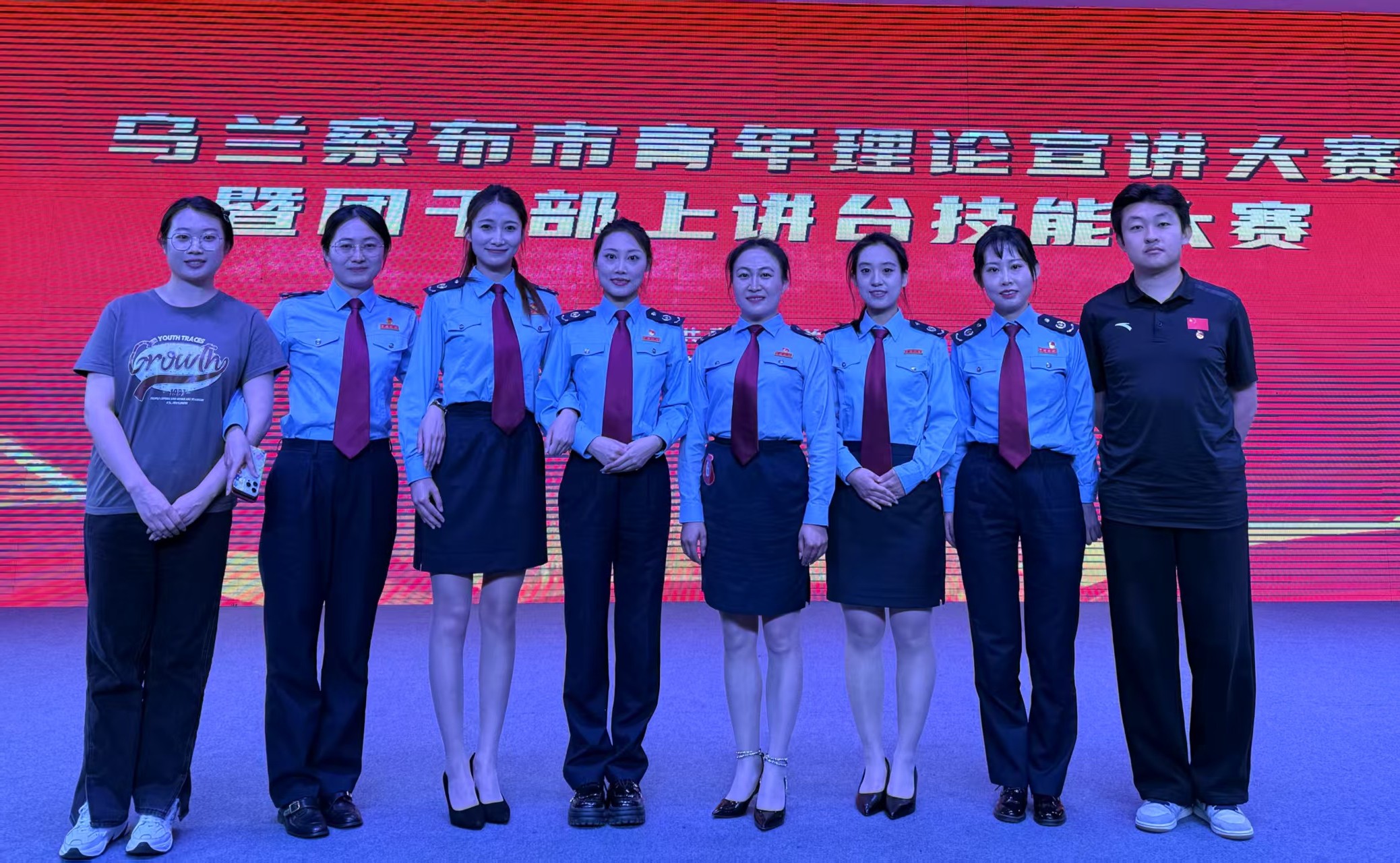 乌兰察布税务青年在全市青年理论宣...